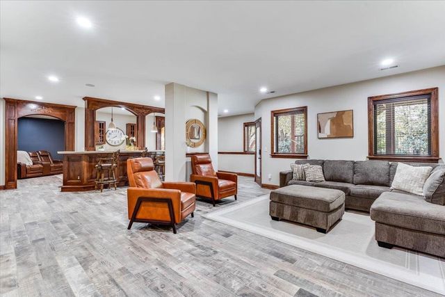 607 18th Fairway, Andover, KS 67002