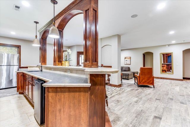 607 18th Fairway, Andover, KS 67002