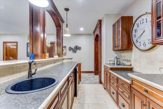 607 18th Fairway, Andover, KS 67002