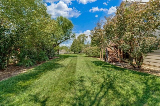 607 18th Fairway, Andover, KS 67002