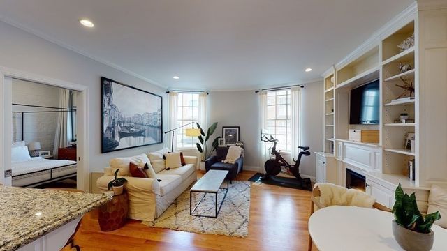 27 Bowdoin St 1B, Boston, MA 02114