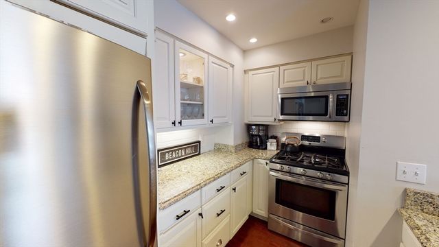 27 Bowdoin St 1B, Boston, MA 02114