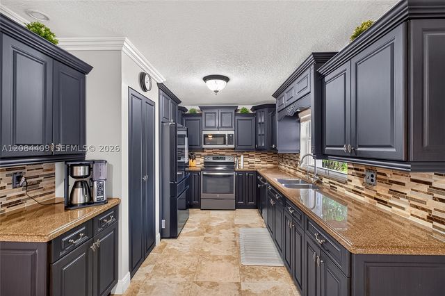 14010 Appalachian Trl, Davie, FL 33325