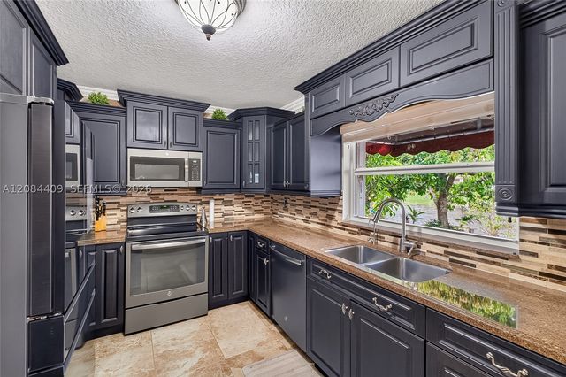 14010 Appalachian Trl, Davie, FL 33325