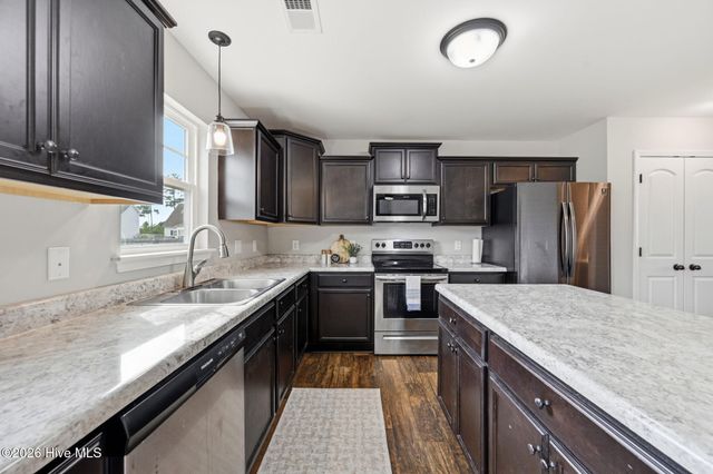 509 Admiral Bend Drive, Sneads Ferry, NC 28460