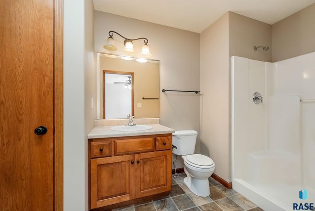 2021 S Shaw Ave Avenue, Sioux Falls, SD 57106