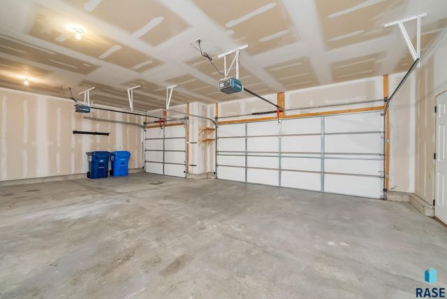 2021 S Shaw Ave Avenue, Sioux Falls, SD 57106