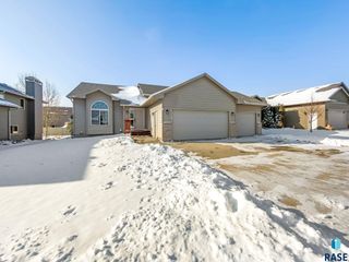 2021 S Shaw Ave Avenue, Sioux Falls, SD 57106