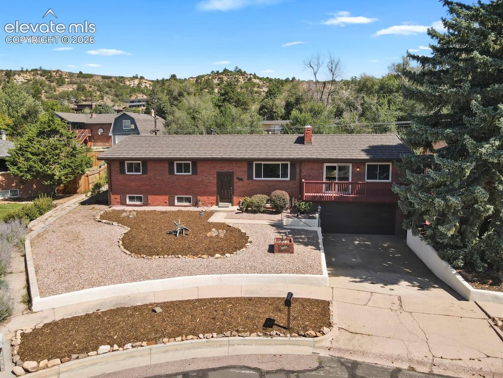 2440 San Carlos Circle, Colorado Springs, CO 80909 — exterior