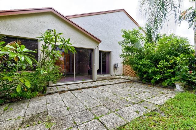 3800 NW 19th St, Coconut Creek, FL 33066