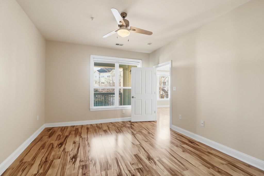 Image 20 of property listing at 2244 Ashley Crossing Drive 613, Charleston, SC 29414