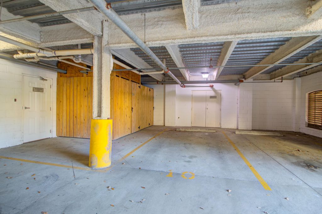 Image 30 of property listing at 2244 Ashley Crossing Drive 613, Charleston, SC 29414