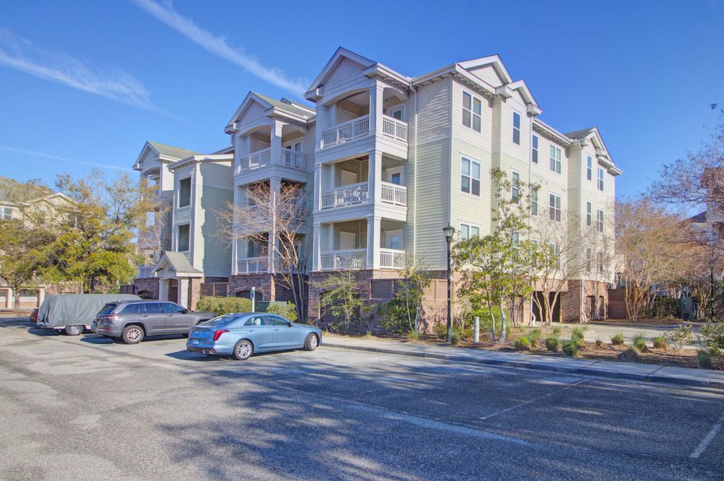 Image 35 of property listing at 2244 Ashley Crossing Drive 613, Charleston, SC 29414