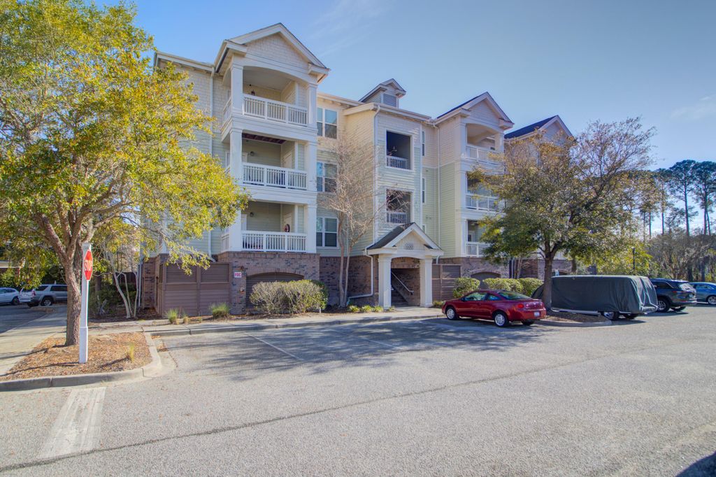 Image 36 of property listing at 2244 Ashley Crossing Drive 613, Charleston, SC 29414