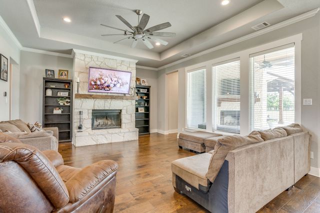 120 Homestead Lane, Waxahachie, TX 75165