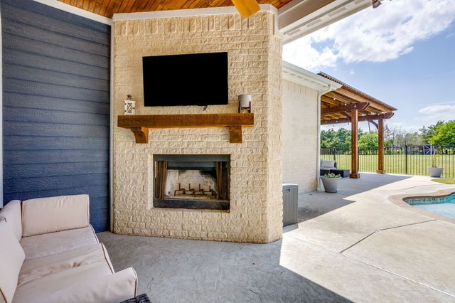 120 Homestead Lane, Waxahachie, TX 75165