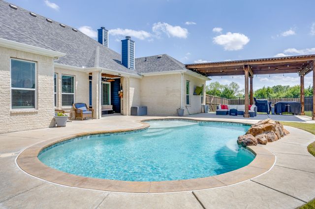 120 Homestead Lane, Waxahachie, TX 75165