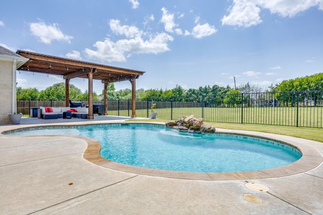 120 Homestead Lane, Waxahachie, TX 75165
