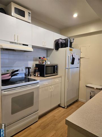 333 Grand Avenue 3K, Palisades Park, NJ 07650