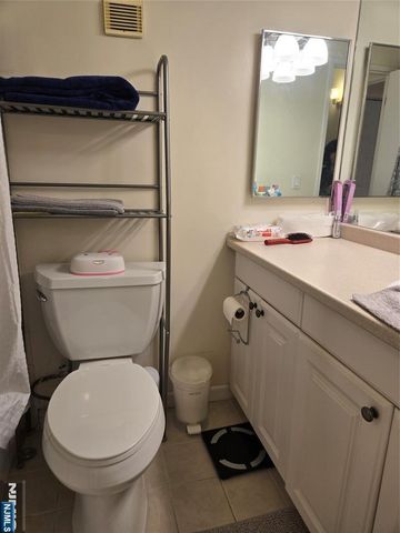 333 Grand Avenue 3K, Palisades Park, NJ 07650