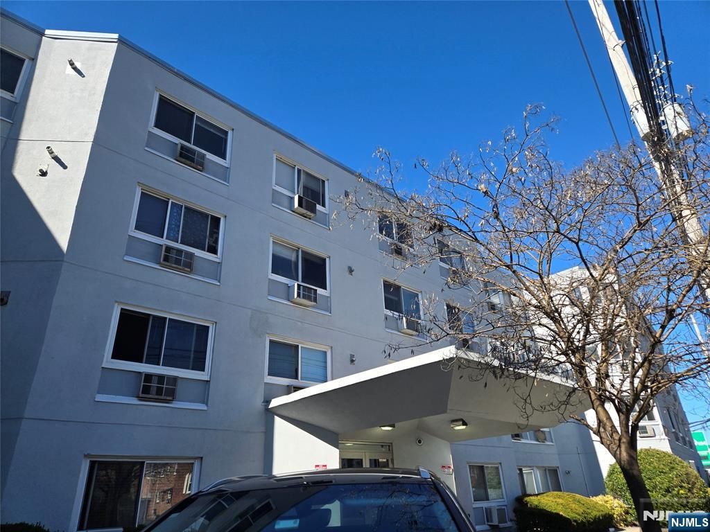 333 Grand Avenue 3K, Palisades Park, NJ 07650