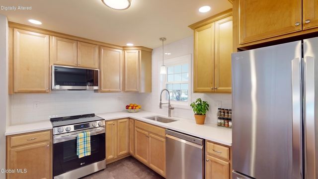 21 Longkill Road, Clifton Park, NY 12019