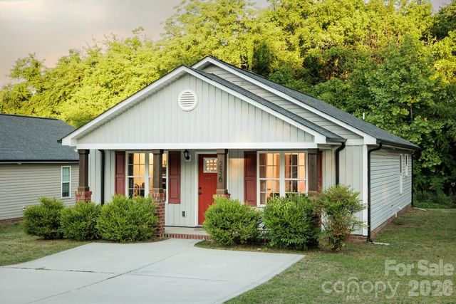 236 Cabarrus Avenue E, Concord, NC 28025