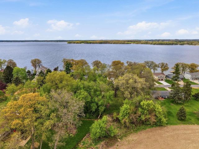 2029 Skyline Drive, Stoughton, WI 53589