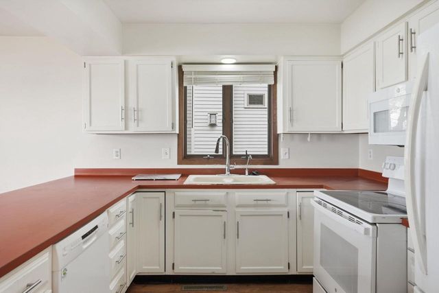 2029 Skyline Drive, Stoughton, WI 53589