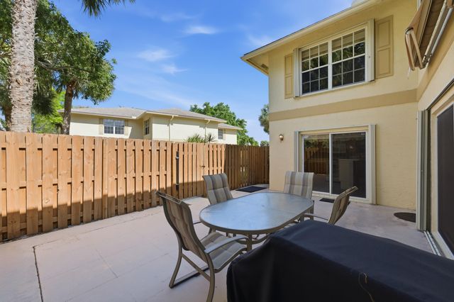 2924 SW 22nd Circle 17c, Delray Beach, FL 33445