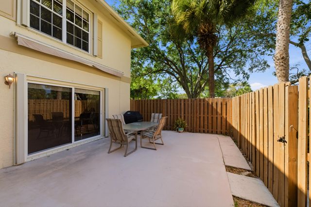 2924 SW 22nd Circle 17c, Delray Beach, FL 33445