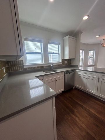 25 Granfield Ave 2, Boston, MA 02131