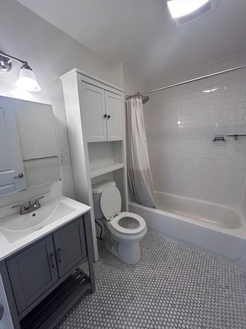 25 Granfield Ave 2, Boston, MA 02131