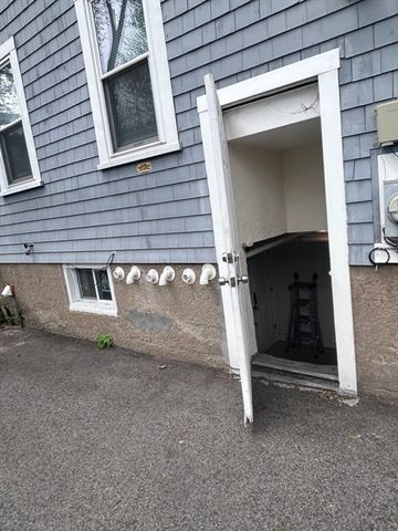 25 Granfield Ave 2, Boston, MA 02131