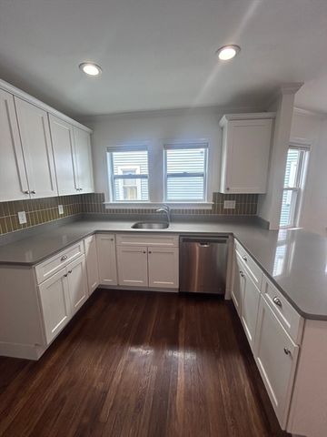 25 Granfield Ave 2, Boston, MA 02131