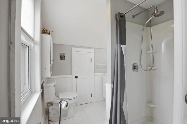 2476 SEVEN VALLEYS RD, Seven Valleys, PA 17360