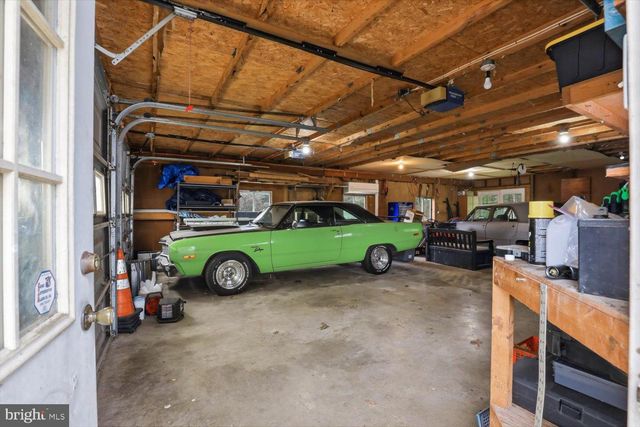 2476 SEVEN VALLEYS RD, Seven Valleys, PA 17360
