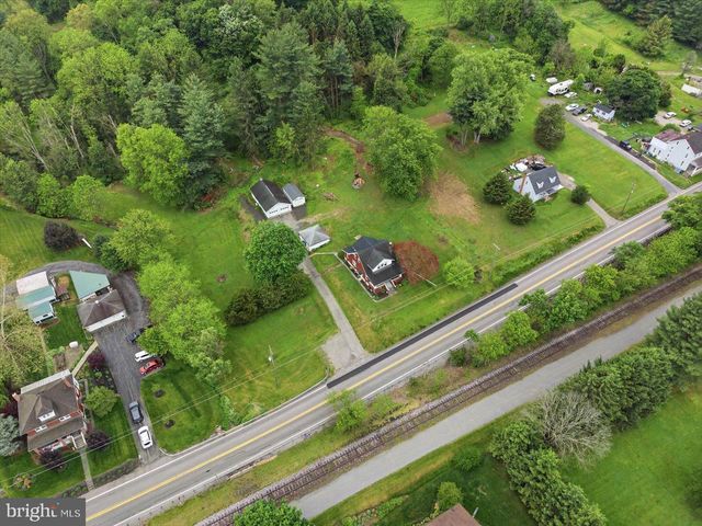 2476 SEVEN VALLEYS RD, Seven Valleys, PA 17360
