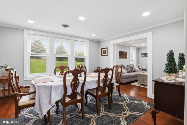 2476 SEVEN VALLEYS RD, Seven Valleys, PA 17360