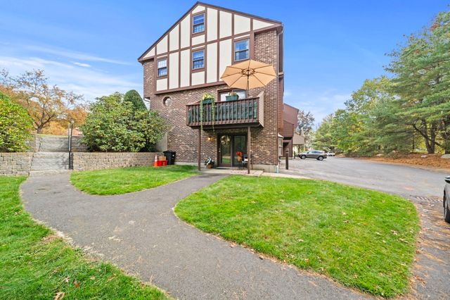 17 Scotty Hollow Dr A, Chelmsford, MA 01863