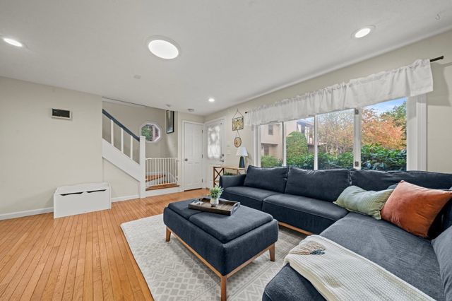 17 Scotty Hollow Dr A, Chelmsford, MA 01863