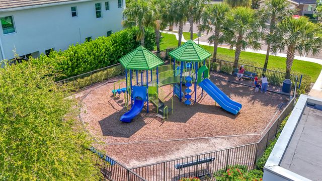 4201 Pelicano Way, Deerfield Beach, FL 33064