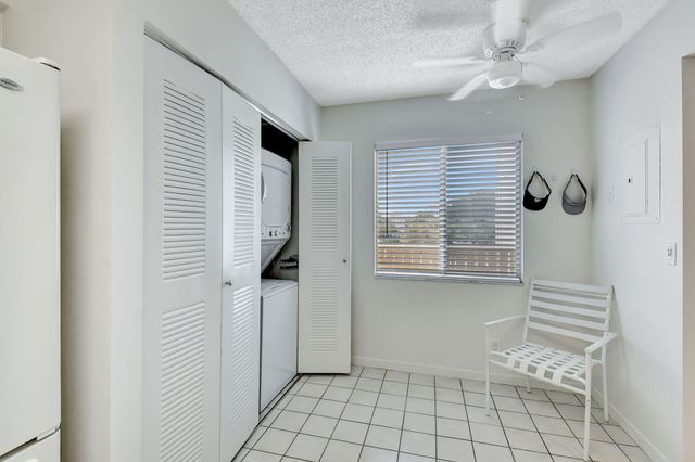 7185 Huntington Lane 301, Delray Beach, FL 33446