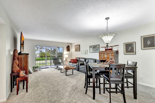 7185 Huntington Lane 301, Delray Beach, FL 33446