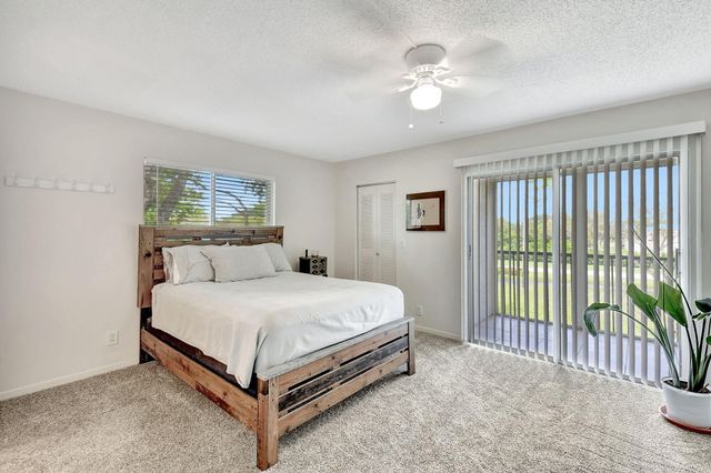 7185 Huntington Lane 301, Delray Beach, FL 33446