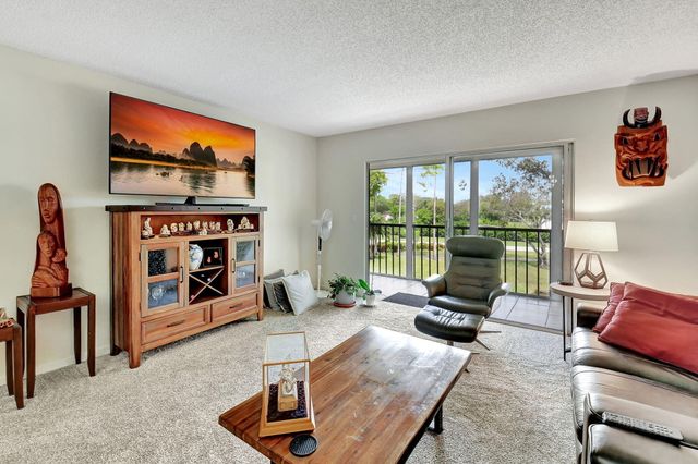 7185 Huntington Lane 301, Delray Beach, FL 33446