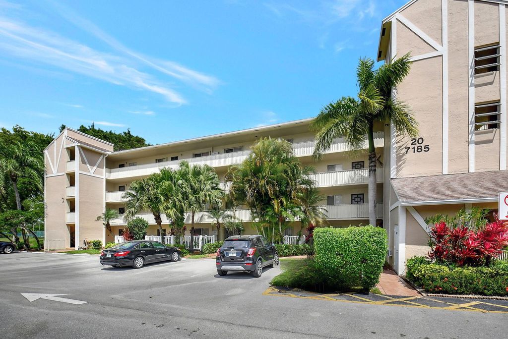 7185 Huntington Lane 301, Delray Beach, FL 33446