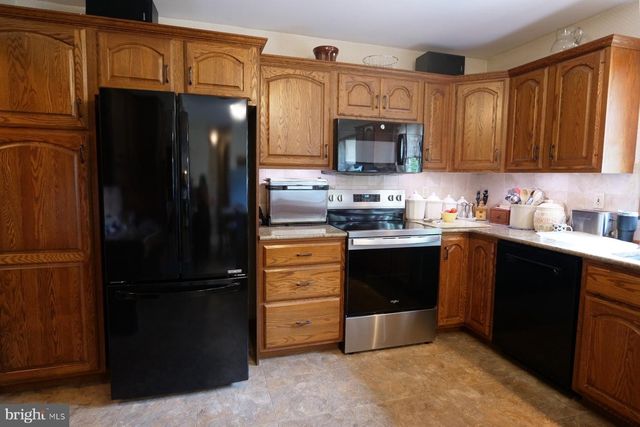 308 BLACKSMITH RD, Douglassville, PA 19518