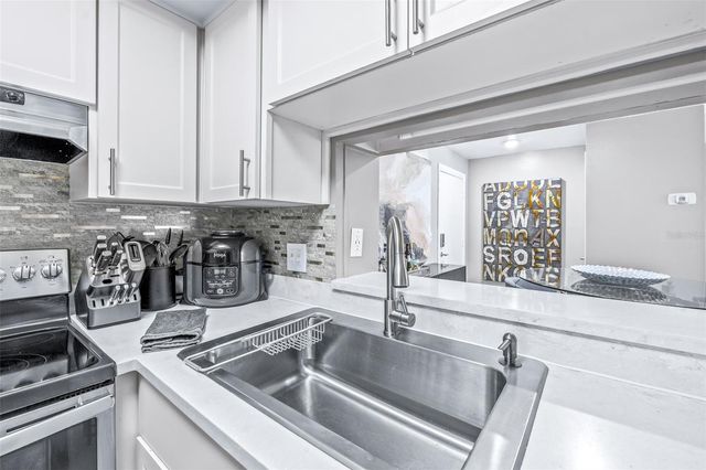 4405 W FAIR OAKS AVENUE 11, Tampa, FL 33611