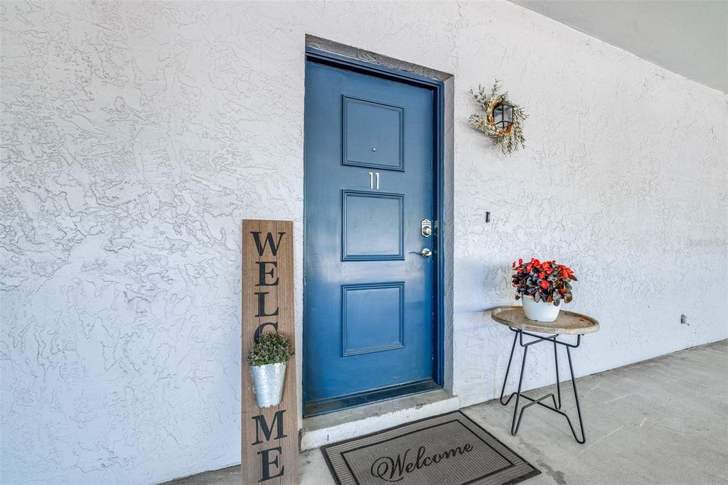 Image 2 of property listing at 4405 W FAIR OAKS AVENUE 11, Tampa, FL 33611